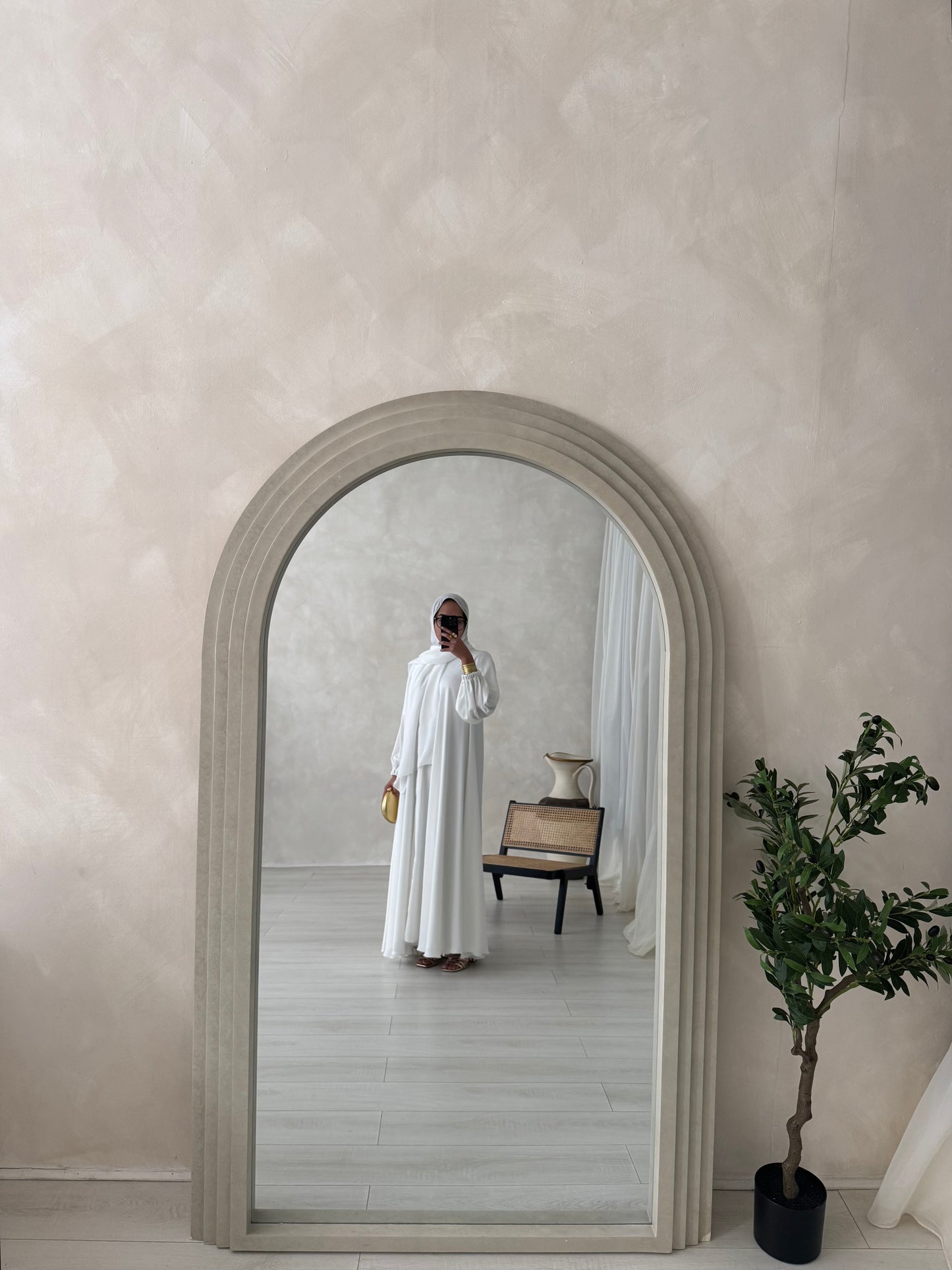 Liyana - Flowy open abaya with cuffed sleeves (White)
