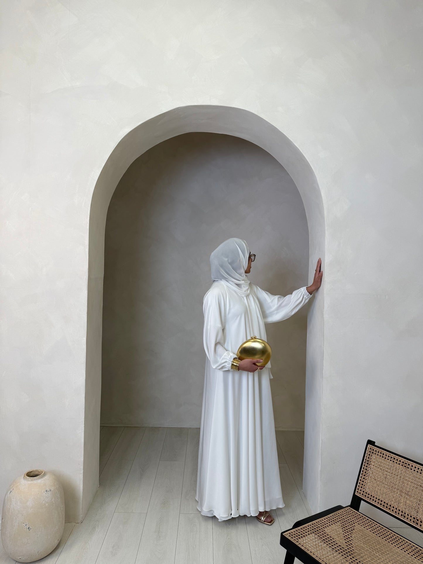 Liyana - Flowy open abaya with cuffed sleeves (White)