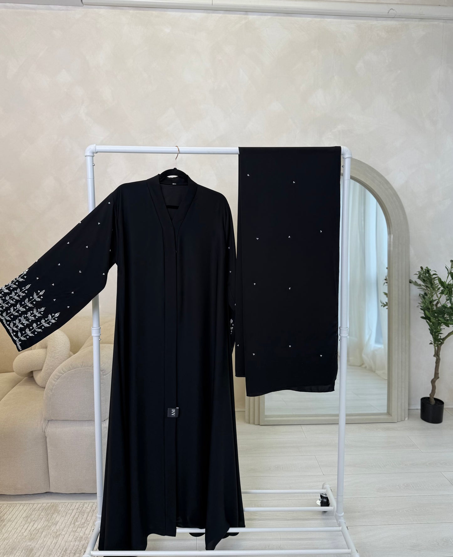 Alia - Embellished sleeve abaya (Black)