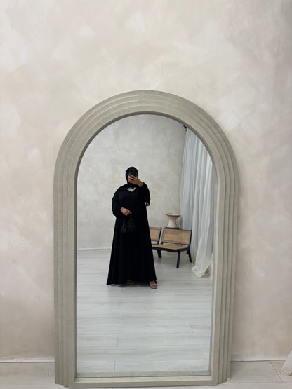 Liyana - Flowy open abaya with cuffed sleeves (Black)