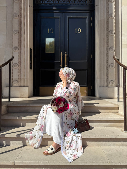 Lamia - Floral abaya (Off White)