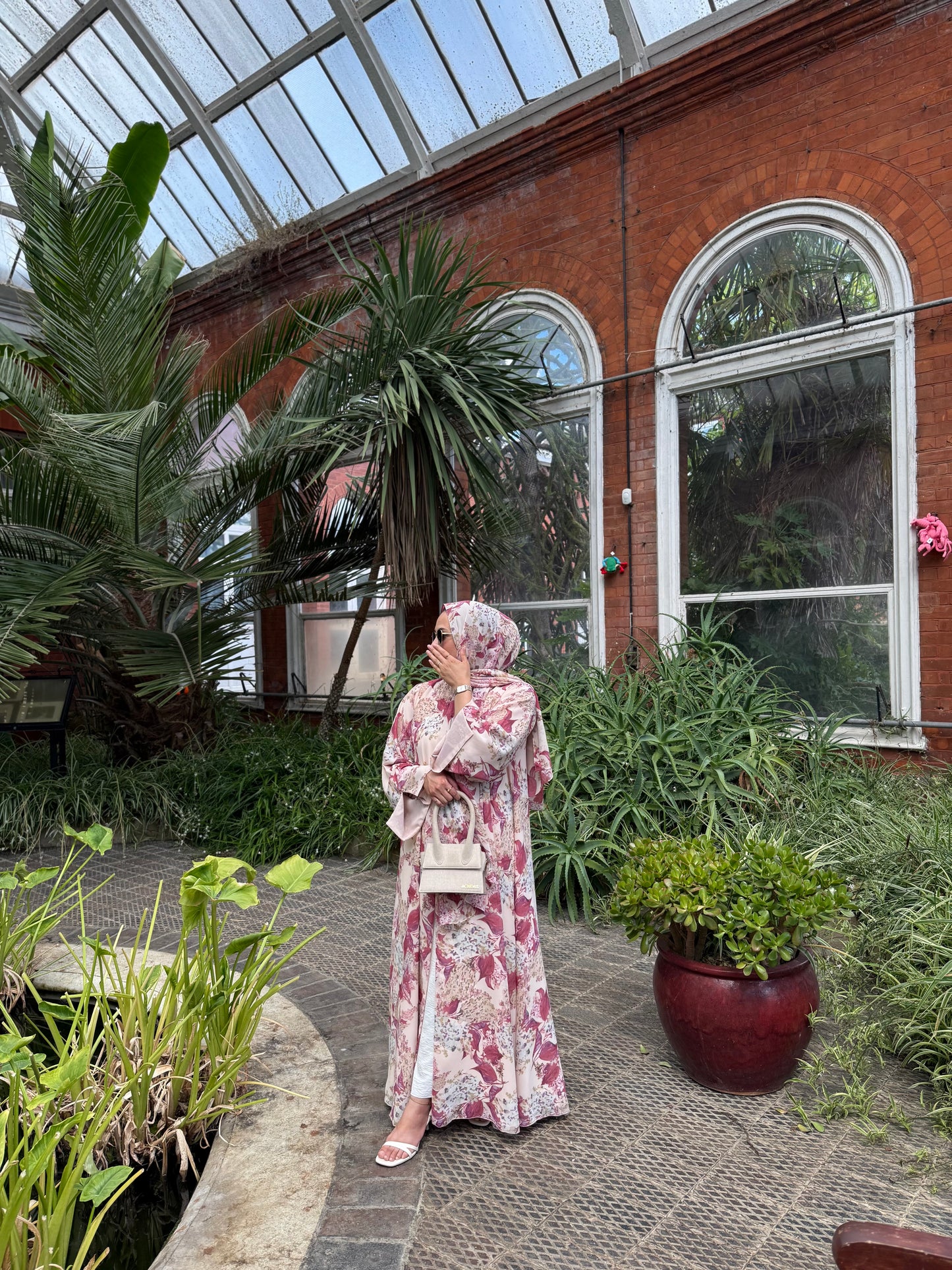 Lamia - Floral abaya (Pink Blossom)