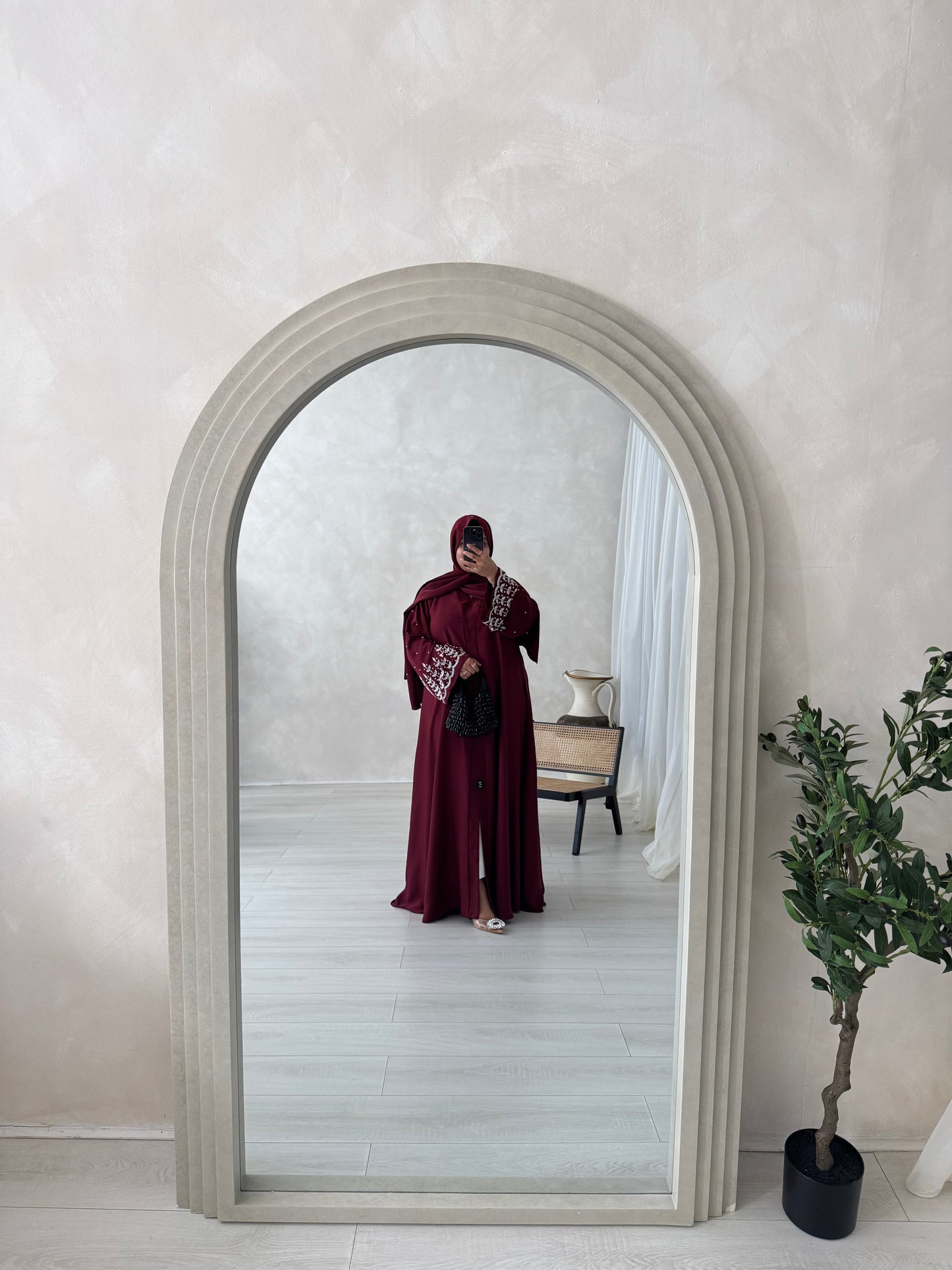 Alia - Embellished sleeve abaya (Maroon)