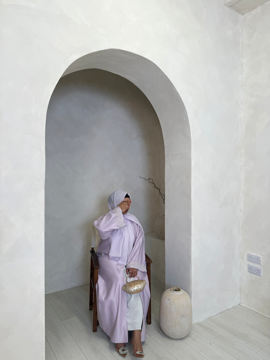 Niah - Embellished abaya (Lilac)