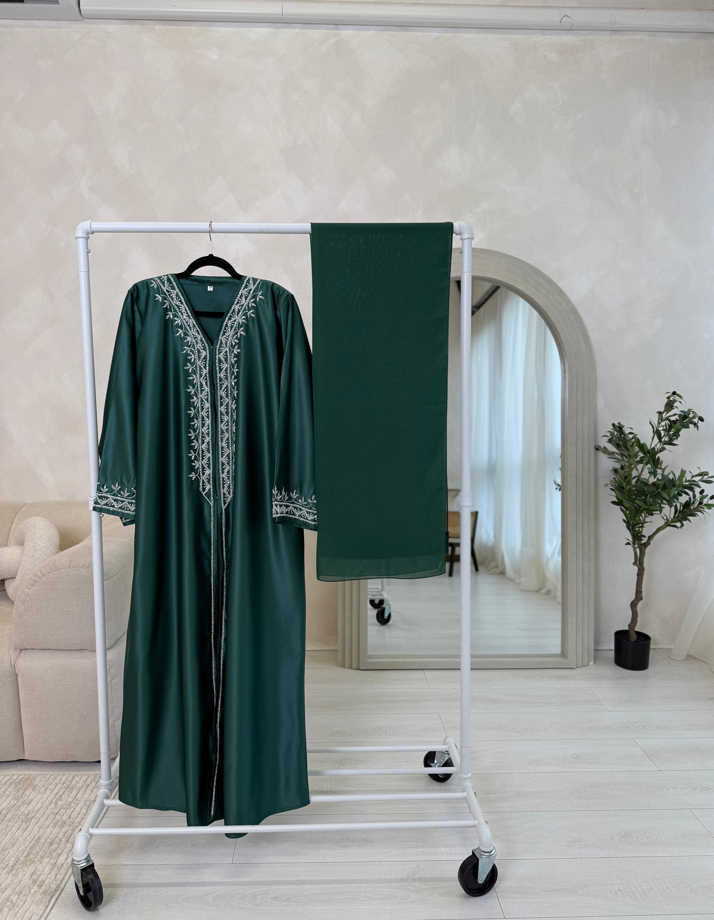 Niah - Embellished abaya (Emerald)