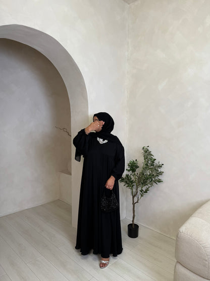 Liyana - Flowy open abaya with cuffed sleeves (Black)
