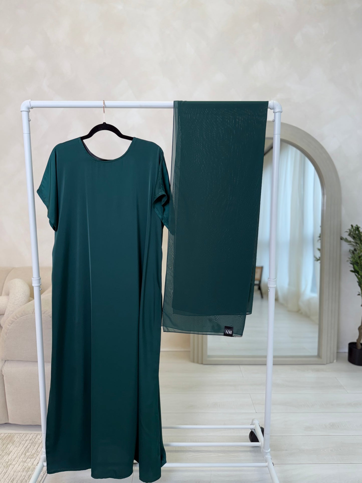Dana - Embellished abaya (Emerald)