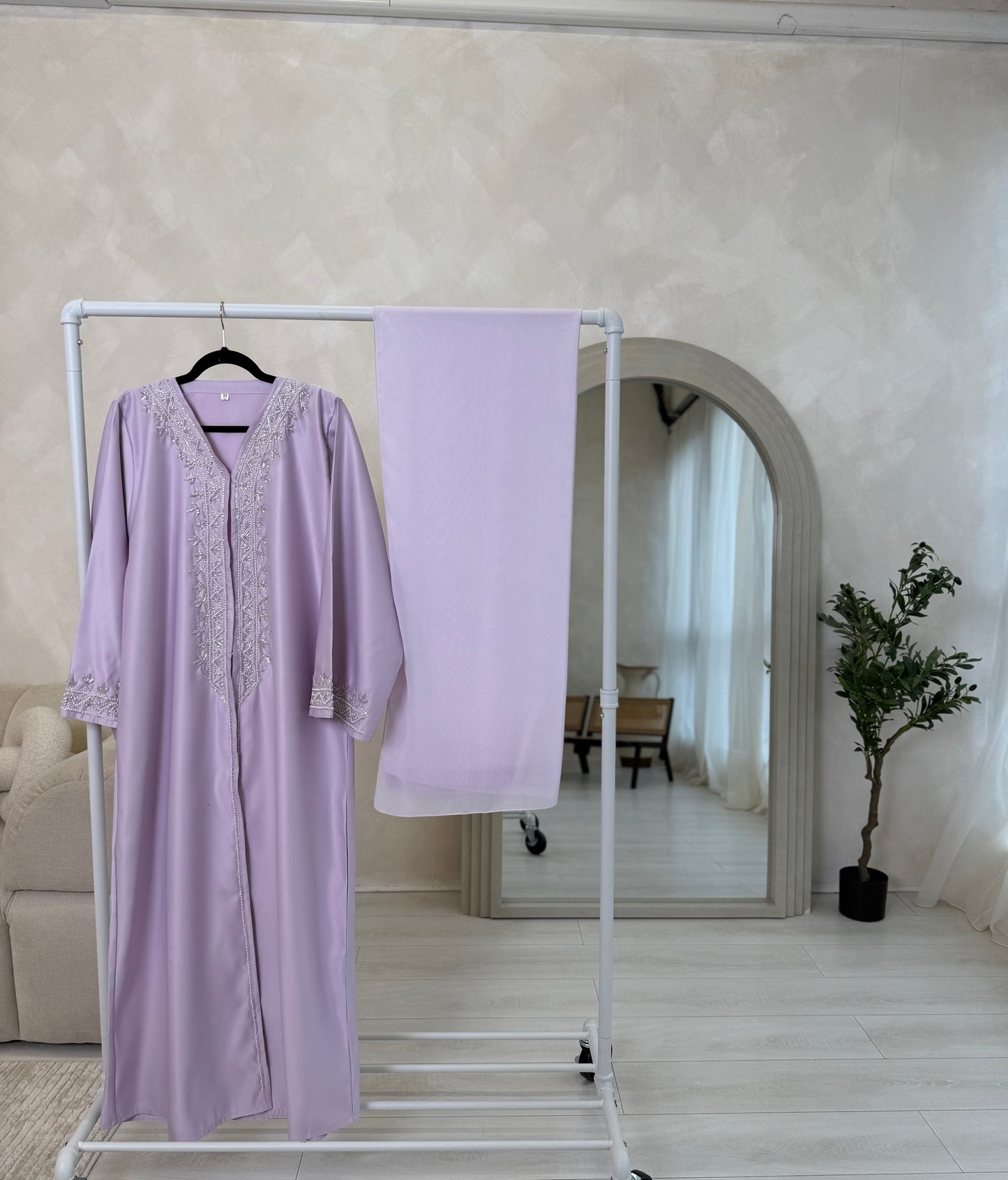 Niah - Embellished abaya (Lilac)