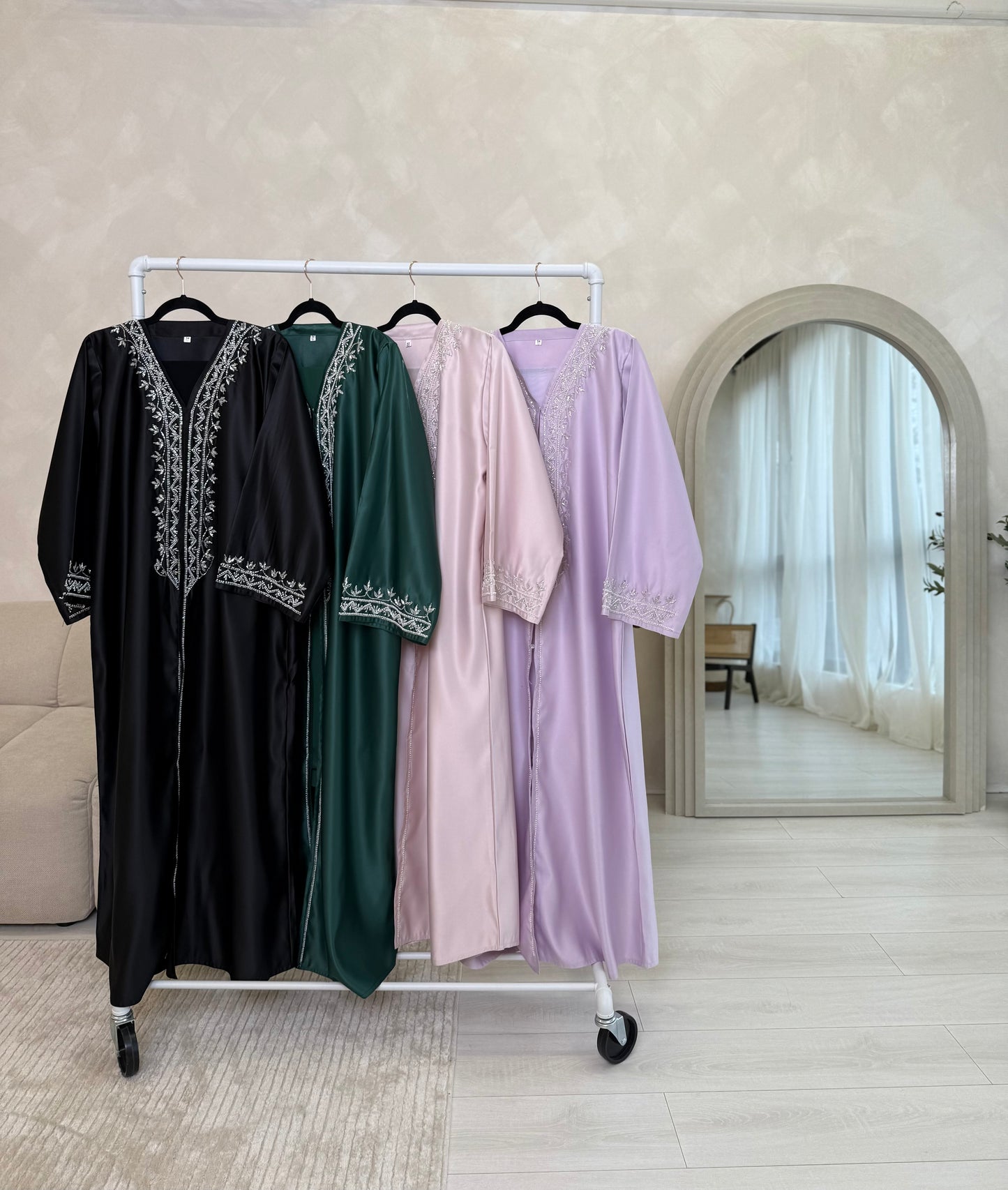 Niah - Embellished abaya (Blush)
