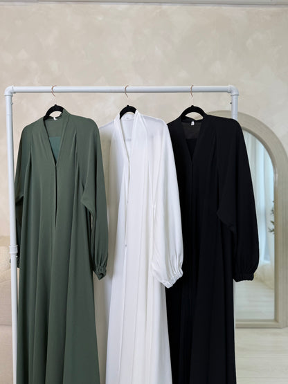 Liyana - Flowy open abaya with cuffed sleeves (Black)