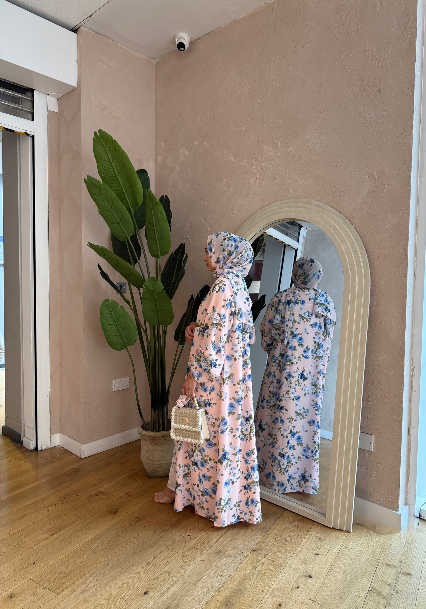 Lamia - Floral abaya (Pink)