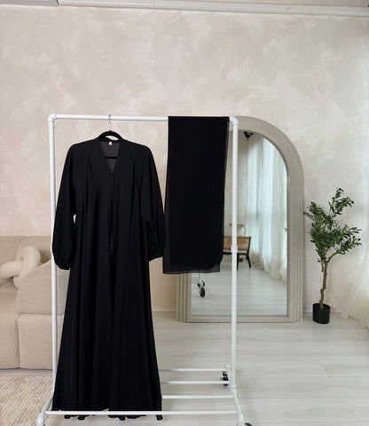 Liyana - Flowy open abaya with cuffed sleeves (Black)