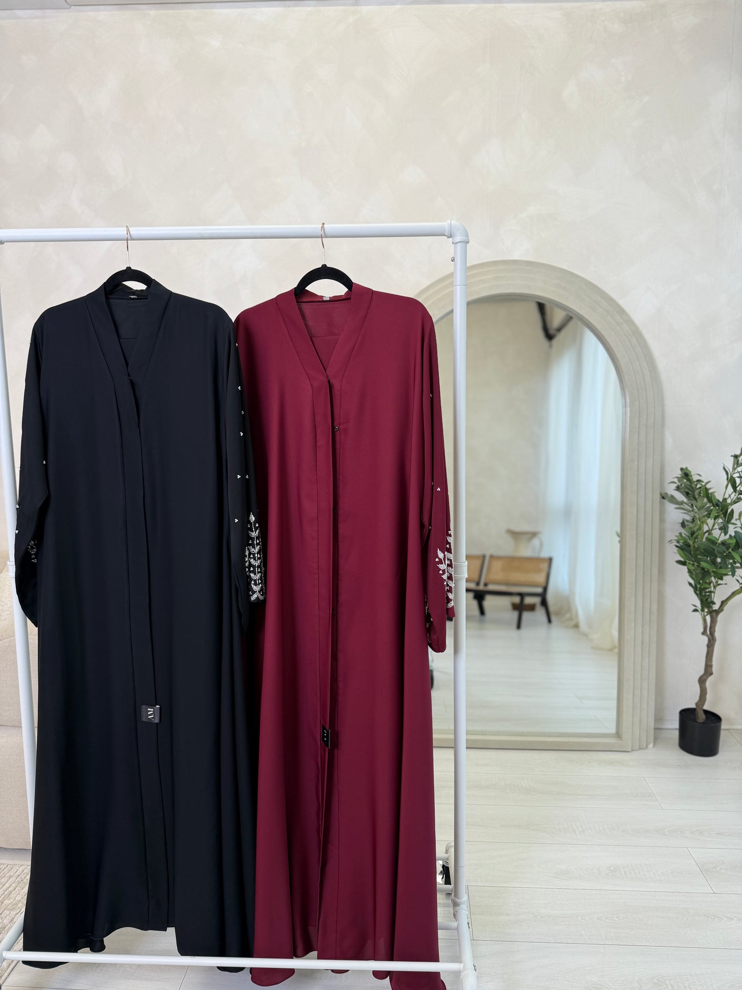 Alia - Embellished sleeve abaya (Black)