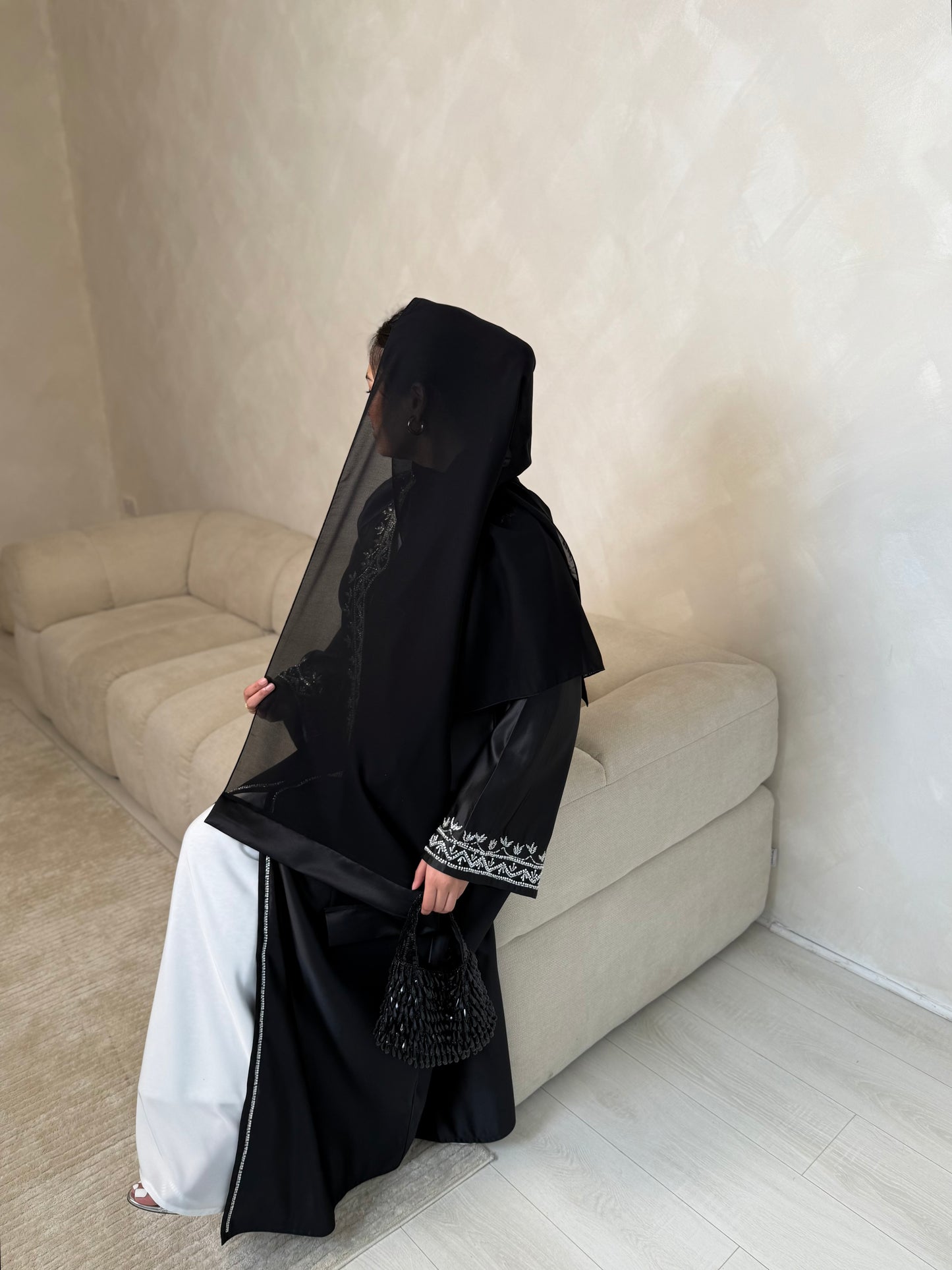 Niah - Embellished abaya (Black)