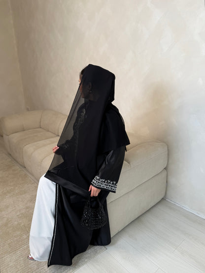 Niah - Embellished abaya (Black)