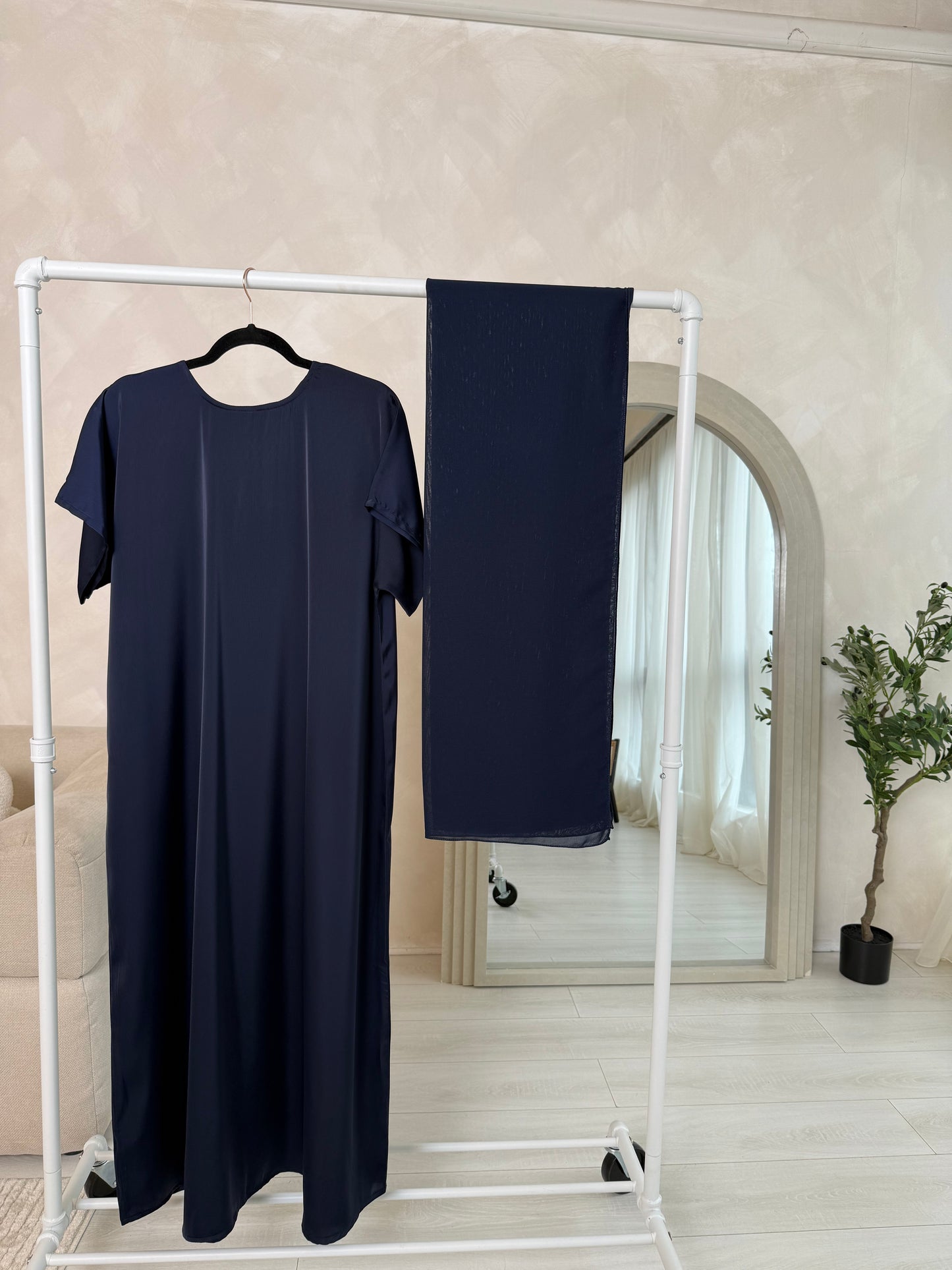 Dana - Embellished abaya (Navy)