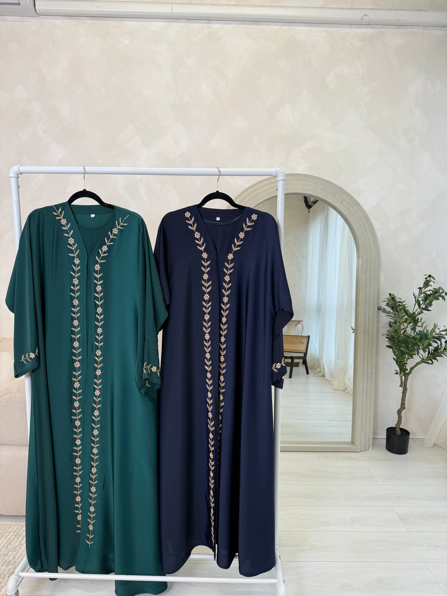 Dana - Embellished abaya (Emerald)